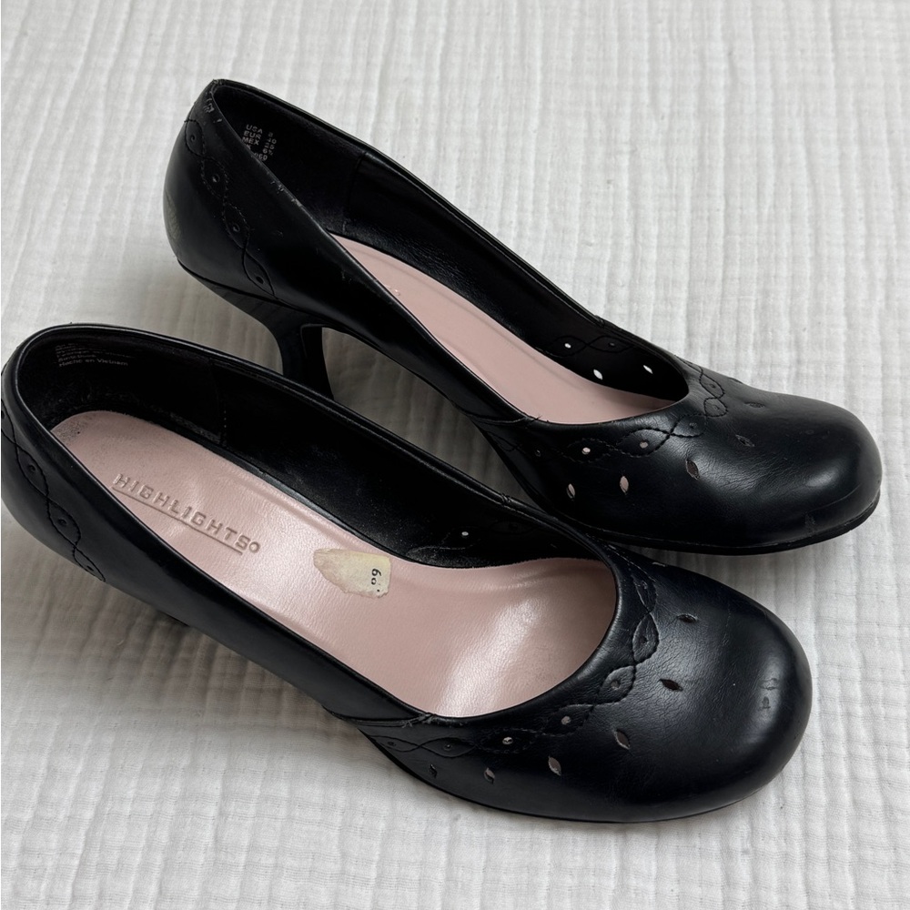 Vintage Y2K 90’s Round Toe Embroidered Details Size 8 Retro Girly Feminine